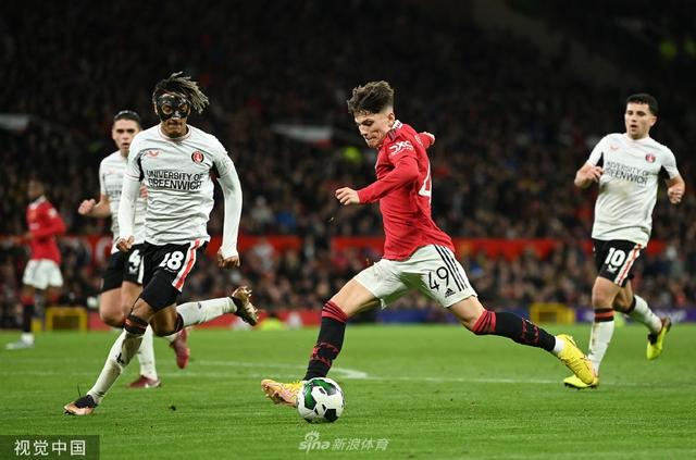 俱乐部中 俱乐部中