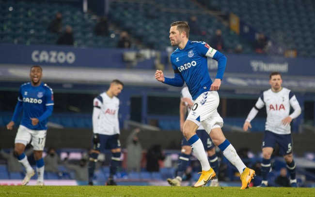 根廷后卫巴 根廷后卫巴