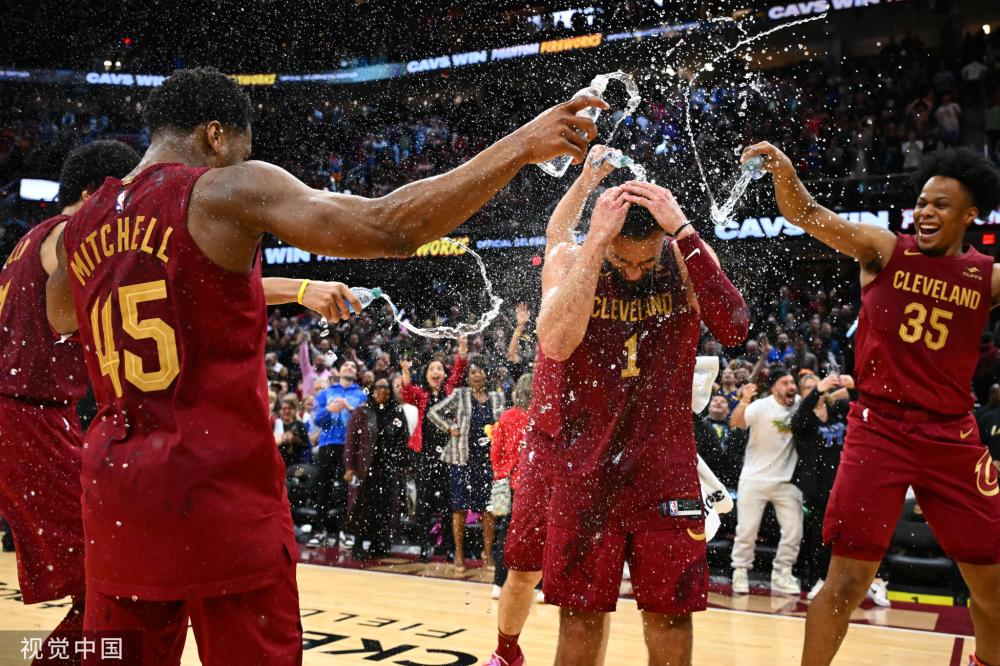 月还要踢非 月还要踢非